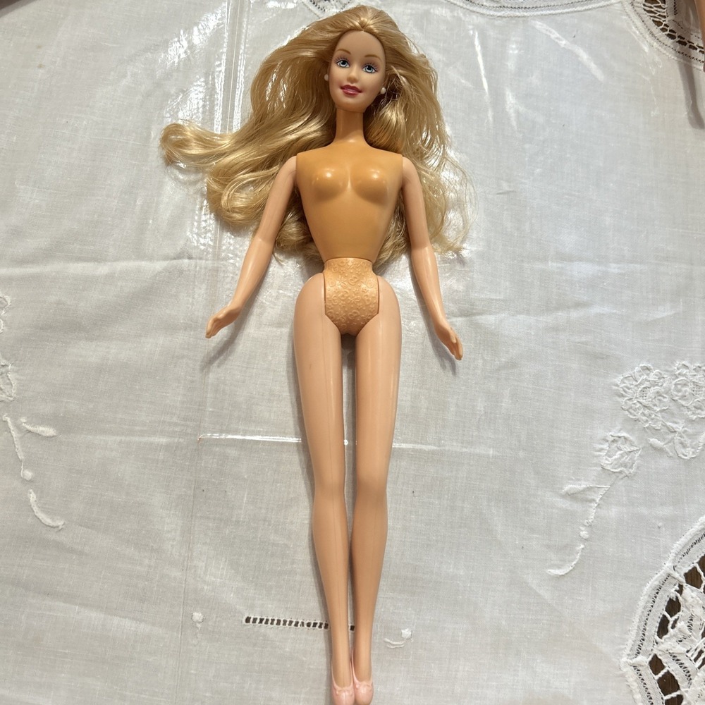 Vintage 1966 Ballerina Barbie Princess Aurora Reproduction 1998 Nude